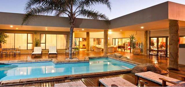 Boulders Lodge